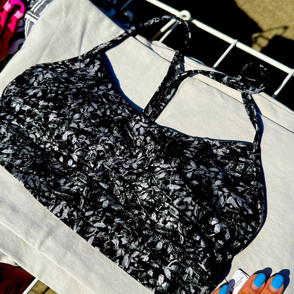 Lululemon sport bra